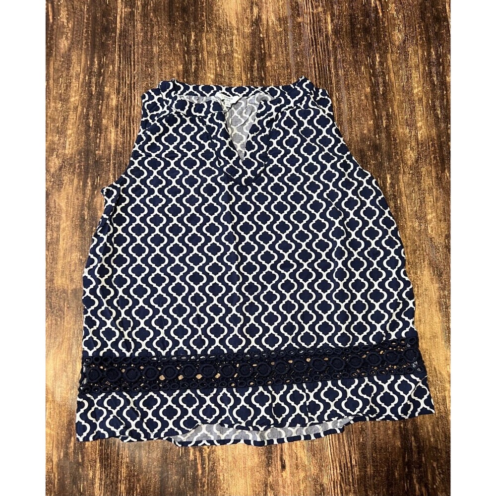 Crown & Ivy Medium Navy Blue Arabesque V-Neck Sleeveless Tank